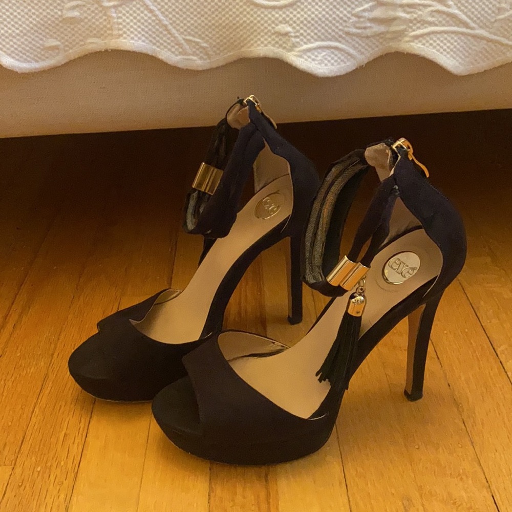 Boutique Vintage Black Tassel Heels - Picture 12 of 14